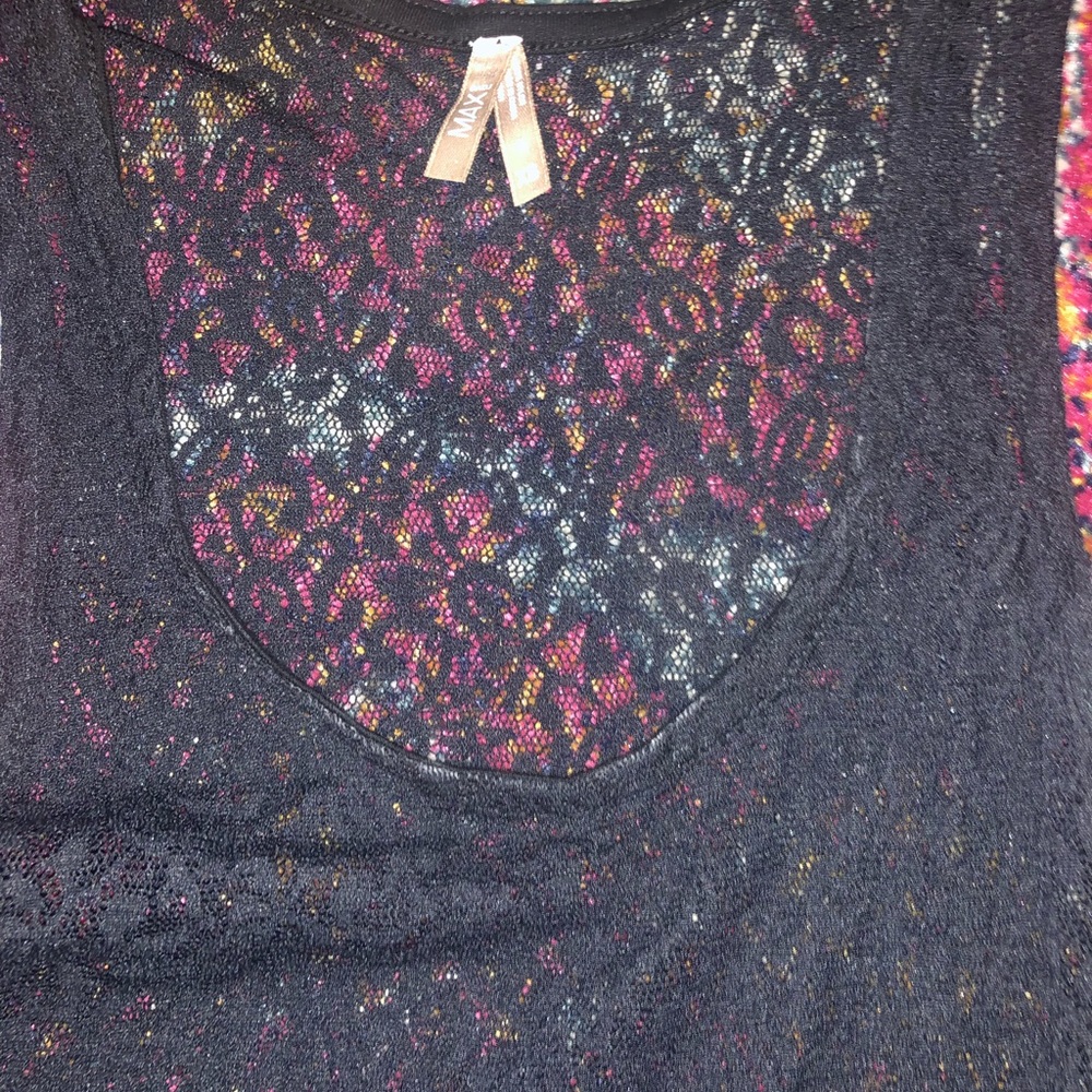 Liek new floral lace tank